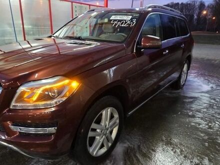 Красный Мерседес ГЛ-класс, объемом двигателя 0 л и пробегом 272 тыс. км за 19999 $, фото 1 на Automoto.ua