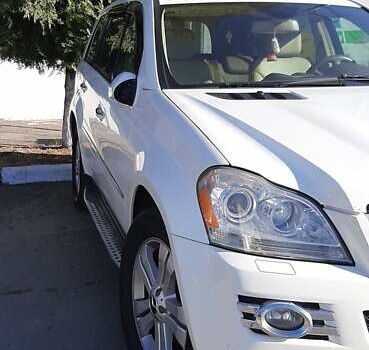 Мерседес ГЛ-класс, объемом двигателя 4.66 л и пробегом 300 тыс. км за 13500 $, фото 4 на Automoto.ua