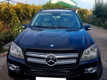 Мерседес ГЛ-Клас 2008 у Черкасах на Automoto.ua Мерседес ГЛ-Клас, об'ємом двигуна 4.5 л та пробігом 352 тис. км за 15500 $, фото 1 на Automoto.ua