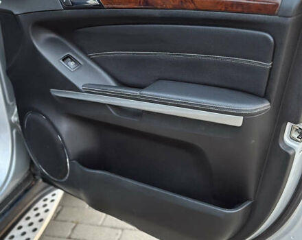 Серый Мерседес ГЛ-класс, объемом двигателя 2.99 л и пробегом 403 тыс. км за 11500 $, фото 21 на Automoto.ua