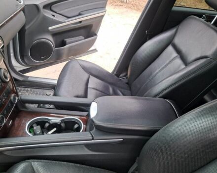 Серый Мерседес ГЛ-класс, объемом двигателя 4 л и пробегом 320 тыс. км за 9830 $, фото 13 на Automoto.ua