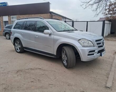 Серый Мерседес ГЛ-класс, объемом двигателя 4 л и пробегом 320 тыс. км за 9830 $, фото 4 на Automoto.ua