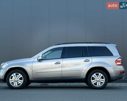 Серый Мерседес ГЛ-класс, объемом двигателя 4.66 л и пробегом 248 тыс. км за 9999 $, фото 8 на Automoto.ua
