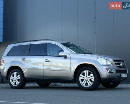 Серый Мерседес ГЛ-класс, объемом двигателя 4.66 л и пробегом 248 тыс. км за 9999 $, фото 7 на Automoto.ua