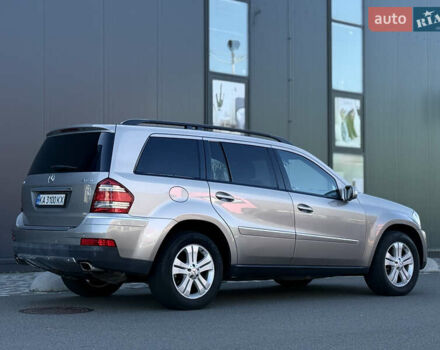 Серый Мерседес ГЛ-класс, объемом двигателя 4.66 л и пробегом 248 тыс. км за 9999 $, фото 5 на Automoto.ua