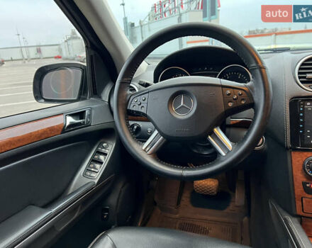 Серый Мерседес ГЛ-класс, объемом двигателя 2.99 л и пробегом 646 тыс. км за 9999 $, фото 26 на Automoto.ua