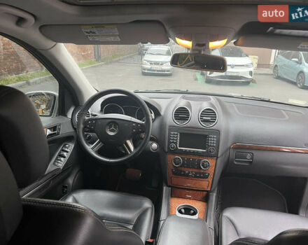 Сірий Мерседес ГЛ-Клас, об'ємом двигуна 4.67 л та пробігом 290 тис. км за 11500 $, фото 14 на Automoto.ua
