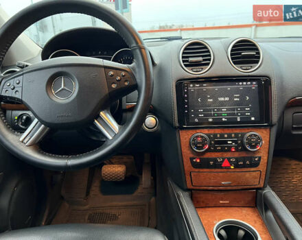 Серый Мерседес ГЛ-класс, объемом двигателя 2.99 л и пробегом 646 тыс. км за 9999 $, фото 13 на Automoto.ua