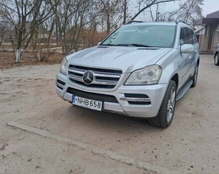 Серый Мерседес ГЛ-класс, объемом двигателя 4 л и пробегом 320 тыс. км за 9830 $, фото 6 на Automoto.ua