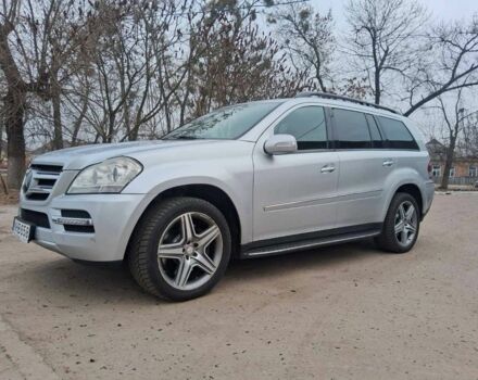 Серый Мерседес ГЛ-класс, объемом двигателя 4 л и пробегом 320 тыс. км за 9830 $, фото 1 на Automoto.ua