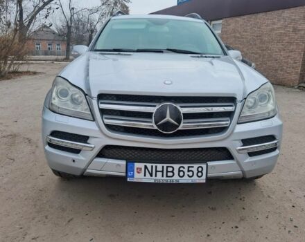 Серый Мерседес ГЛ-класс, объемом двигателя 4 л и пробегом 320 тыс. км за 9830 $, фото 5 на Automoto.ua