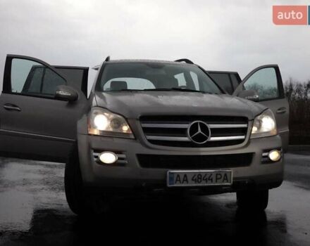 Серый Мерседес ГЛ-класс, объемом двигателя 2.99 л и пробегом 272 тыс. км за 15000 $, фото 1 на Automoto.ua