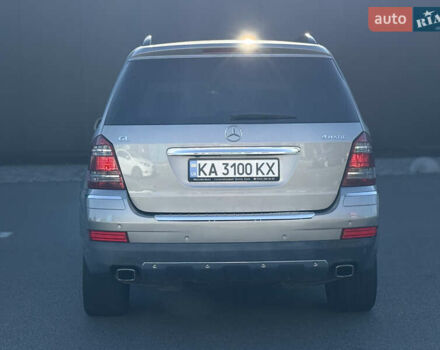 Серый Мерседес ГЛ-класс, объемом двигателя 4.66 л и пробегом 248 тыс. км за 9999 $, фото 12 на Automoto.ua