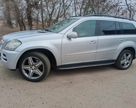 Серый Мерседес ГЛ-класс, объемом двигателя 4 л и пробегом 320 тыс. км за 9830 $, фото 2 на Automoto.ua