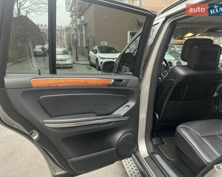 Сірий Мерседес ГЛ-Клас, об'ємом двигуна 4.67 л та пробігом 290 тис. км за 11500 $, фото 22 на Automoto.ua