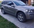Сірий Мерседес ГЛ-Клас, об'ємом двигуна 4.7 л та пробігом 309 тис. км за 12000 $, фото 1 на Automoto.ua