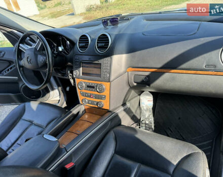 Серый Мерседес ГЛ-класс, объемом двигателя 5.46 л и пробегом 288 тыс. км за 13000 $, фото 12 на Automoto.ua