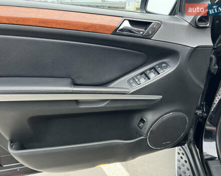 Серый Мерседес ГЛ-класс, объемом двигателя 2.99 л и пробегом 646 тыс. км за 9999 $, фото 15 на Automoto.ua