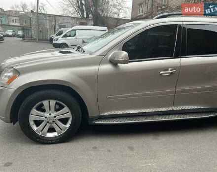 Сірий Мерседес ГЛ-Клас, об'ємом двигуна 4.67 л та пробігом 290 тис. км за 11500 $, фото 4 на Automoto.ua