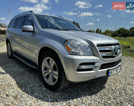 Серый Мерседес ГЛ-класс, объемом двигателя 5.46 л и пробегом 288 тыс. км за 13000 $, фото 3 на Automoto.ua