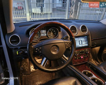 Сірий Мерседес ГЛ-Клас, об'ємом двигуна 5.46 л та пробігом 270 тис. км за 13200 $, фото 10 на Automoto.ua