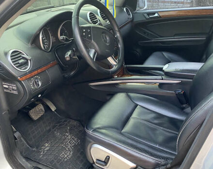 Серый Мерседес ГЛ-класс, объемом двигателя 3 л и пробегом 378 тыс. км за 11600 $, фото 8 на Automoto.ua