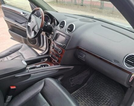 Серый Мерседес ГЛ-класс, объемом двигателя 4 л и пробегом 320 тыс. км за 9830 $, фото 16 на Automoto.ua