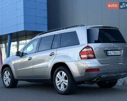 Серый Мерседес ГЛ-класс, объемом двигателя 4.66 л и пробегом 248 тыс. км за 9999 $, фото 11 на Automoto.ua