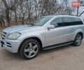 Серый Мерседес ГЛ-класс, объемом двигателя 4 л и пробегом 322 тыс. км за 8900 $, фото 1 на Automoto.ua