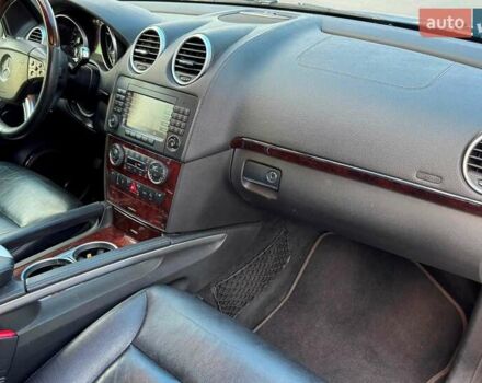 Серый Мерседес ГЛ-класс, объемом двигателя 5.46 л и пробегом 137 тыс. км за 15000 $, фото 34 на Automoto.ua