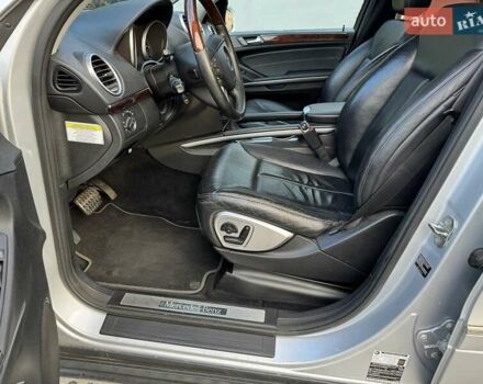 Серый Мерседес ГЛ-класс, объемом двигателя 5.46 л и пробегом 137 тыс. км за 15000 $, фото 30 на Automoto.ua