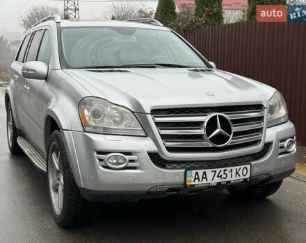 Серый Мерседес ГЛ-класс, объемом двигателя 5.46 л и пробегом 137 тыс. км за 15000 $, фото 3 на Automoto.ua