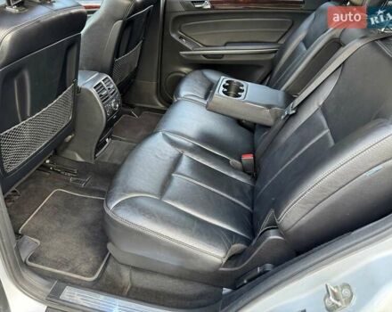 Серый Мерседес ГЛ-класс, объемом двигателя 5.46 л и пробегом 137 тыс. км за 15000 $, фото 49 на Automoto.ua