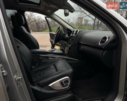 Сірий Мерседес ГЛ-Клас, об'ємом двигуна 2.99 л та пробігом 410 тис. км за 14000 $, фото 12 на Automoto.ua