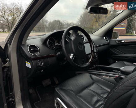 Сірий Мерседес ГЛ-Клас, об'ємом двигуна 2.99 л та пробігом 410 тис. км за 14000 $, фото 4 на Automoto.ua