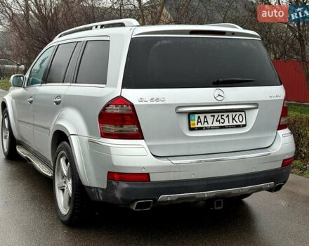 Серый Мерседес ГЛ-класс, объемом двигателя 5.46 л и пробегом 137 тыс. км за 15000 $, фото 25 на Automoto.ua