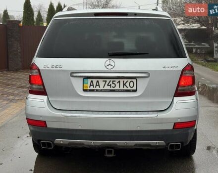 Серый Мерседес ГЛ-класс, объемом двигателя 5.46 л и пробегом 137 тыс. км за 15000 $, фото 14 на Automoto.ua