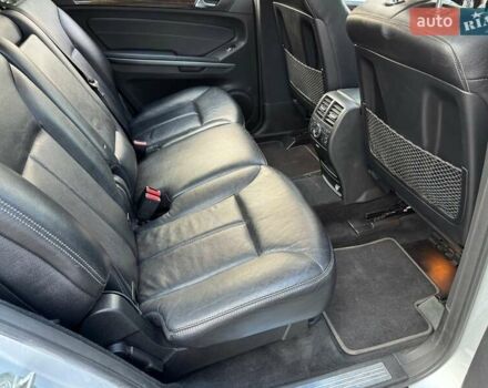 Серый Мерседес ГЛ-класс, объемом двигателя 5.46 л и пробегом 137 тыс. км за 15000 $, фото 48 на Automoto.ua