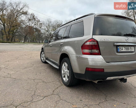 Сірий Мерседес ГЛ-Клас, об'ємом двигуна 2.99 л та пробігом 410 тис. км за 14000 $, фото 6 на Automoto.ua