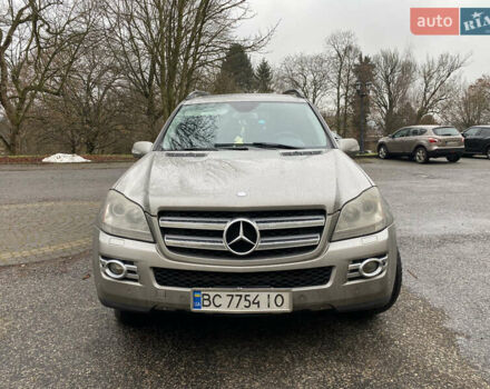 Серый Мерседес ГЛ-класс, объемом двигателя 2.99 л и пробегом 330 тыс. км за 15000 $, фото 1 на Automoto.ua