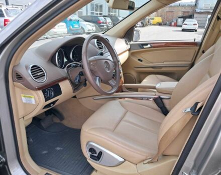 Мерседес ГЛ-класс 2008 в Киеве на Automoto.ua Серый Мерседес ГЛ-класс, объемом двигателя 4.7 л и пробегом 154 тыс. км за 16800 $, фото 8 на Automoto.ua