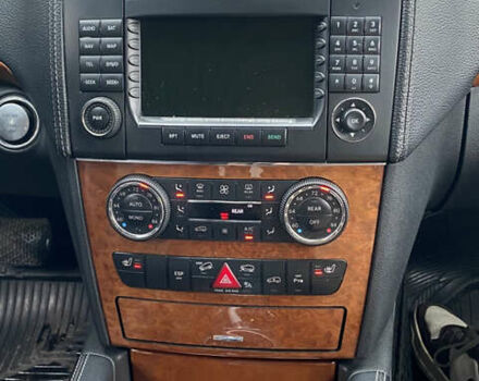 Серый Мерседес ГЛ-класс, объемом двигателя 2.99 л и пробегом 330 тыс. км за 15000 $, фото 9 на Automoto.ua