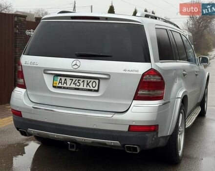 Серый Мерседес ГЛ-класс, объемом двигателя 5.46 л и пробегом 137 тыс. км за 15000 $, фото 13 на Automoto.ua