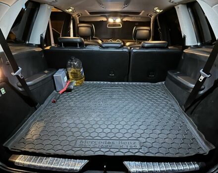 Серый Мерседес ГЛ-класс, объемом двигателя 3 л и пробегом 304 тыс. км за 15000 $, фото 5 на Automoto.ua