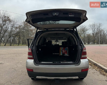 Сірий Мерседес ГЛ-Клас, об'ємом двигуна 2.99 л та пробігом 410 тис. км за 14000 $, фото 10 на Automoto.ua