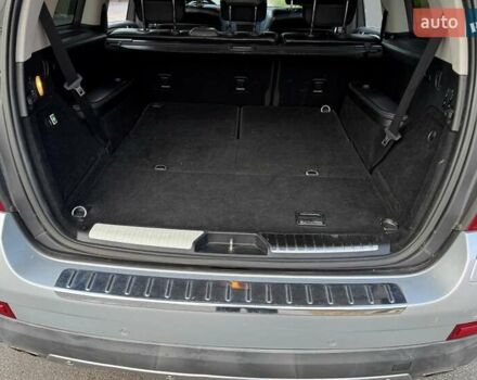 Серый Мерседес ГЛ-класс, объемом двигателя 5.46 л и пробегом 137 тыс. км за 15000 $, фото 54 на Automoto.ua