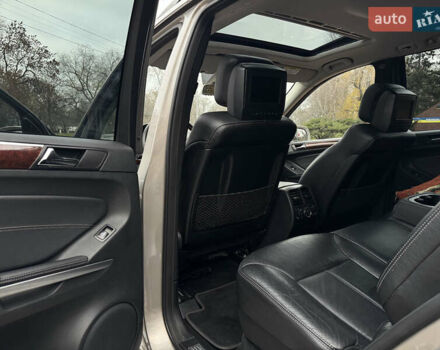 Сірий Мерседес ГЛ-Клас, об'ємом двигуна 2.99 л та пробігом 410 тис. км за 14000 $, фото 3 на Automoto.ua