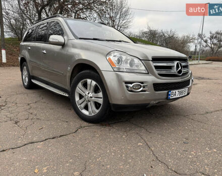 Сірий Мерседес ГЛ-Клас, об'ємом двигуна 2.99 л та пробігом 410 тис. км за 14000 $, фото 15 на Automoto.ua