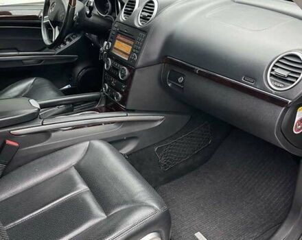 Мерседес ГЛ-класс 2009 в Василькове на Automoto.ua Серый Мерседес ГЛ-класс, объемом двигателя 5.5 л и пробегом 141 тыс. км за 22500 $, фото 7 на Automoto.ua