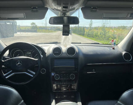 Мерседес ГЛ-класс 2010 в Ровно на Automoto.ua Серый Мерседес ГЛ-класс, объемом двигателя 4.7 л и пробегом 230 тыс. км за 15300 $, фото 11 на Automoto.ua